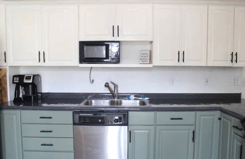 Ottumwa House | Red Fern Hotel - Eclectic Getaway 2 bedroom