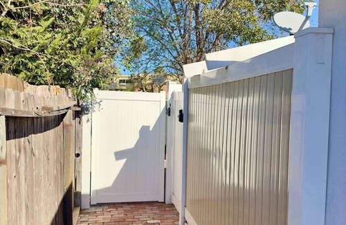 Westside Costa Mesa House | Red Fridge Hideaway Private & Comfortable Studio!