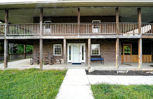 Campton House | Red River Gorge Farmhouse Near Lake Fiber WiFi