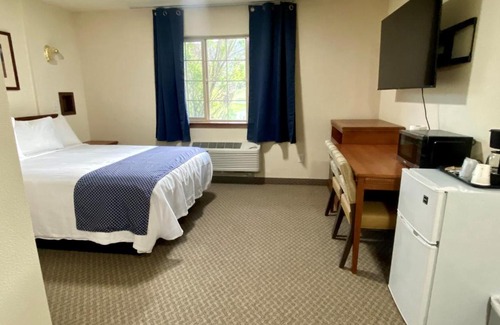 Challis Hotel | RED ROCK LODGE