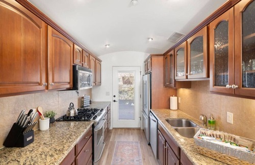 Uptown Sedona House | Red Rock Views | Hot Tub | Walk to Everything