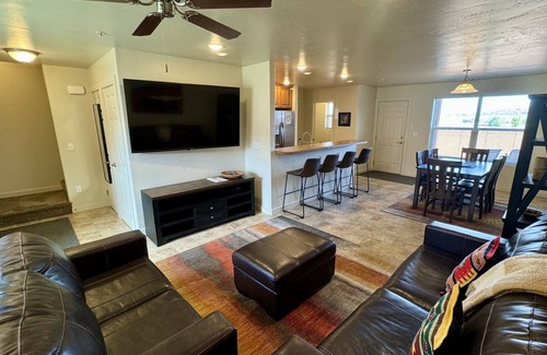 Moab South Valley House | Red Rock Views! I Pet-Friendly I Pool & Hot Tub I Trailer Parking