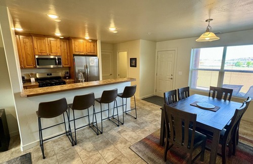 Moab South Valley House | Red Rock Views! I Pet-Friendly I Pool & Hot Tub I Trailer Parking
