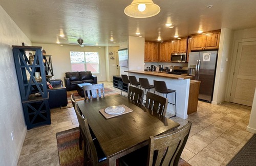 Moab South Valley House | Red Rock Views! I Pet-Friendly I Pool & Hot Tub I Trailer Parking