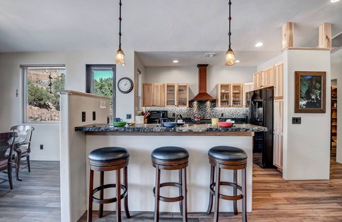 West Sedona House | Red rock views, private casita, prime location near trails—your peaceful Sedona escape awaits.
