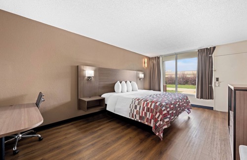 Toddville Road Hotel | Red Roof Inn Charlotte - Airport