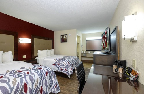Columbus Hotel | Red Roof Inn Columbus, MS