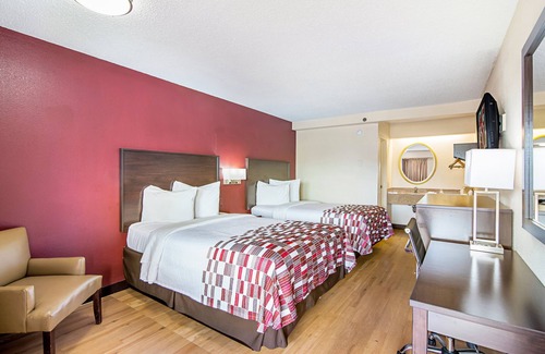 Coliseum Central Hotel | Red Roof Inn Hampton Coliseum & Convention Center