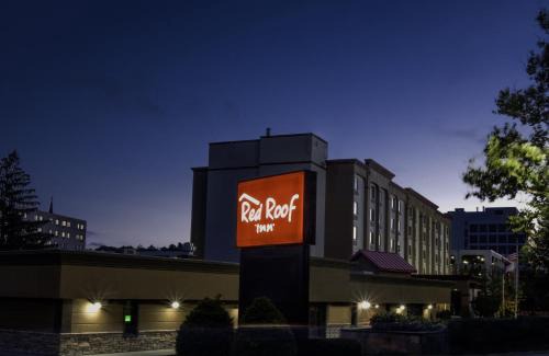 New Britain Hotel | Red Roof Inn Hartford- New Britain