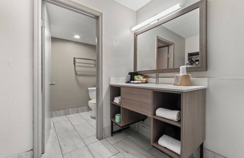 Whitehaven Hotel | Red Roof Inn Memphis - Graceland/Airport
