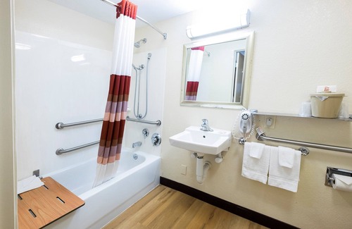 New London Hotel | Red Roof Inn Mystic - New London