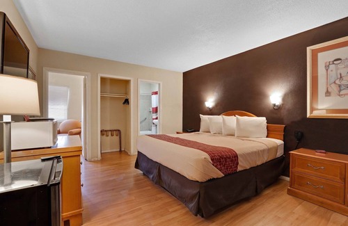 Needles Hotel | Red Roof Inn Needles
