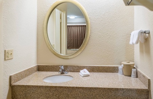 Parkersburg Hotel | Red Roof Inn Parkersburg