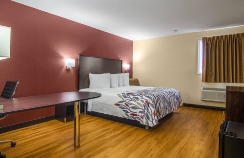 Lemoyne Hotel | Red Roof Inn Perrysburg