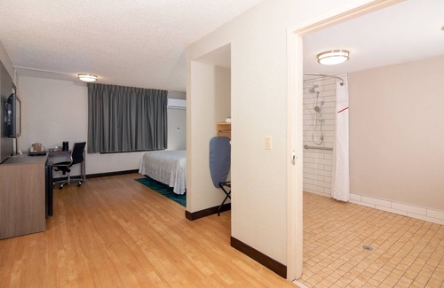 Seybold Hotel | Red Roof Inn PLUS+ Miami Airport