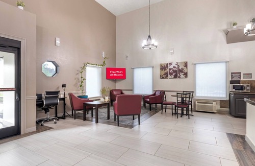 Clinton Hotel | Red Roof Inn & Suites Clinton, MS