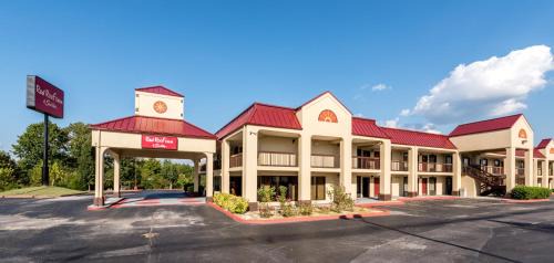 Clinton Hotel | Red Roof Inn & Suites Clinton, TN