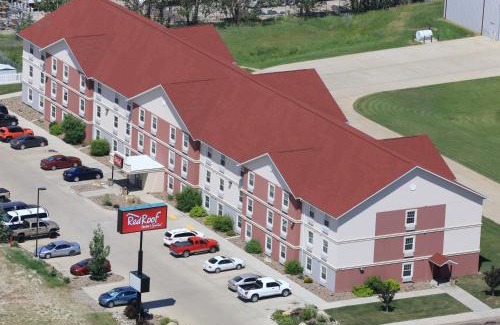 Dickinson Hotel | Red Roof Inn & Suites Dickinson