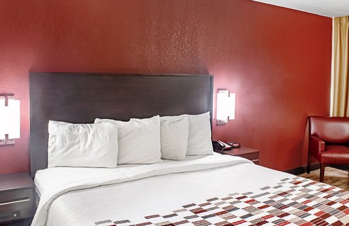 Franklin Hotel | Red Roof Inn & Suites Middletown - Franklin