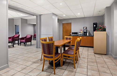 Monroe Hotel | Red Roof Inn & Suites Monroe, NC