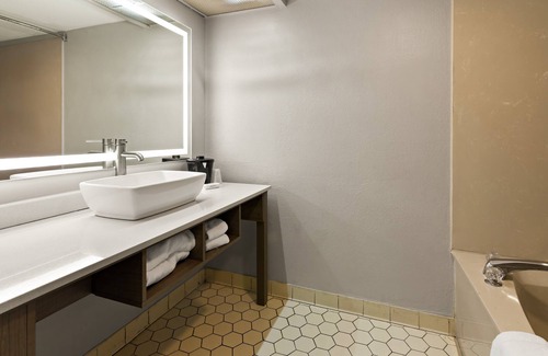 Monroe Hotel | Red Roof Inn & Suites Monroe, NC