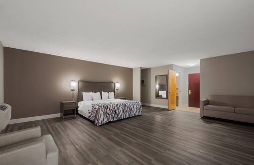 Landisville Hotel | Red Roof Inn & Suites Vineland - Buena
