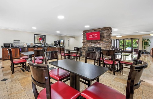 Henderson Hotel | Red Roof PLUS+ Henderson