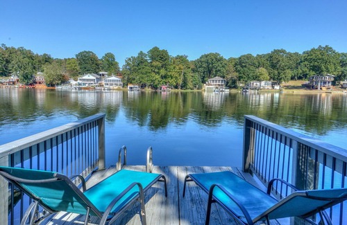 New London House | Red Sky Lake House - Tranquility at the lake!