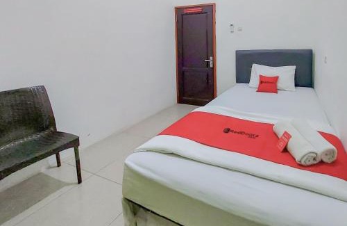 Tarakan Hotel | Reddoorz at Cempaka Guesthouse Tarakan