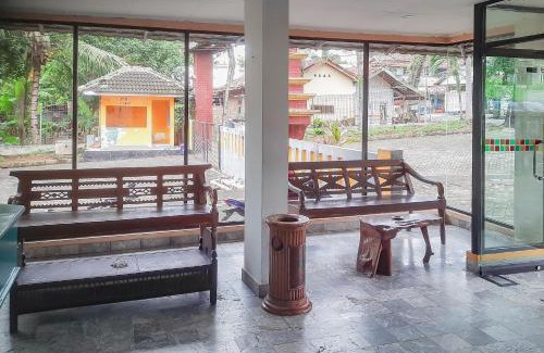 Cikakak Hotel | RedDoorz at Hotel Kumala Pelabuhanratu
