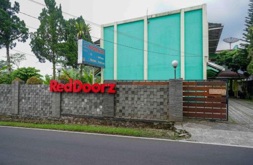 Baturaden Hotel | RedDoorz near Lokawisata Baturaden