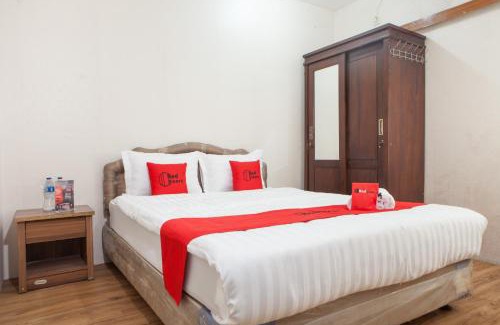 Surabaya House | RedDoorz near Pelabuhan Tanjung Perak 2 Surabaya