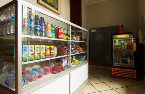Hegarmanah House | RedDoorz Plus near Parahyangan University