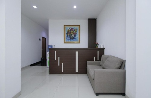 Kebon Kacang House | RedDoorz Plus near Plaza Indonesia