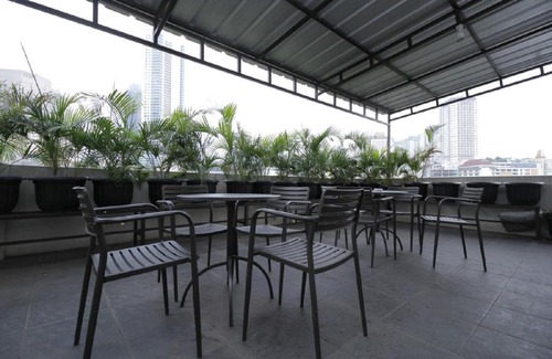 Kebon Kacang House | RedDoorz Plus near Plaza Indonesia