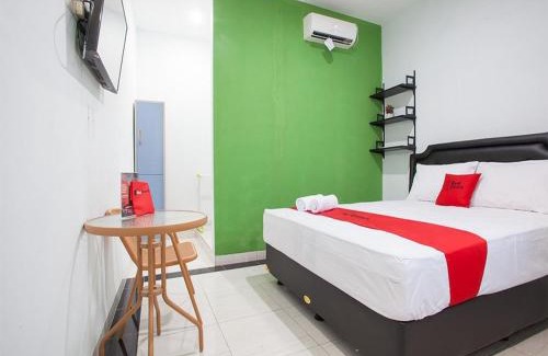 Ketintang House | RedDoorz Syariah near DBL Arena 2