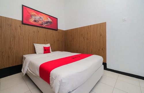Tuban Hotel | RedDoorz Syariah near RSUD Tuban