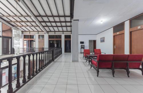 Kuningan Hotel | RedDoorz Syariah near Taman Kota Kuningan