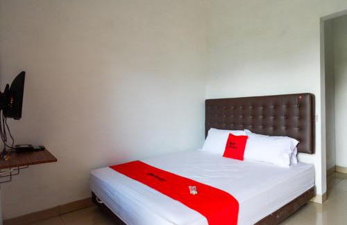 Surakarta Hotel | RedDoorz Syariah near UMS Solo