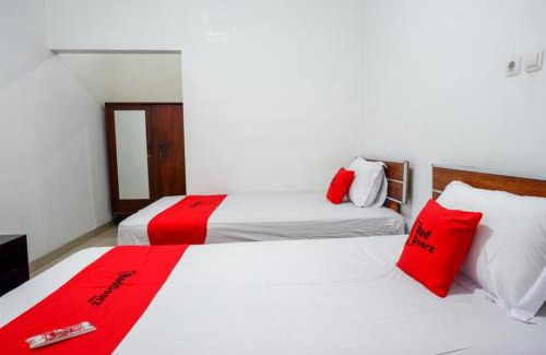 Surakarta Hotel | RedDoorz Syariah near UMS Solo