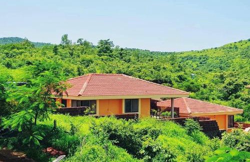 Mhsala Cabin | Redstone Hills, Diveagar