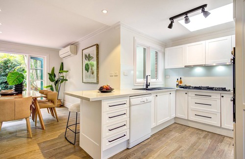 Neutral Bay House | Reed Cottage - Large private garden cottage a perfect base for your Sydney stay
