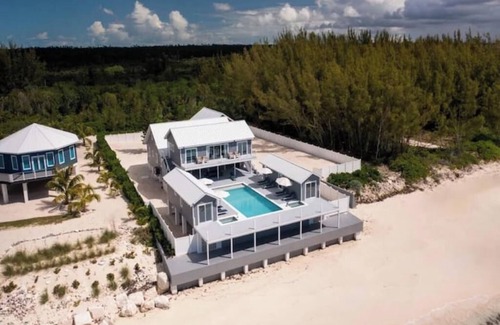 Bahama Palm Shores Villa | Reef House Abaco - Tranquil Beach Retreat Perfect for Large Groups