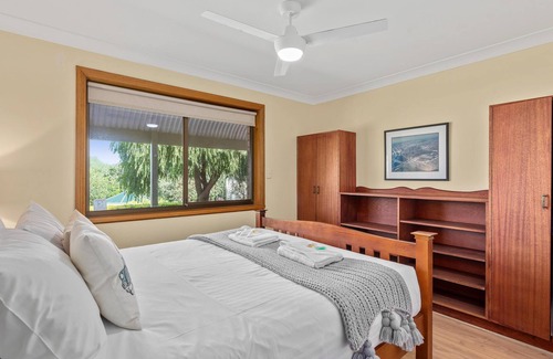 Port Noarlunga House | Reef & Vines ~ Port Noarlunga - Cosy Cottage Close to the Surf