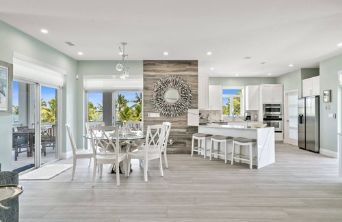Summerland Key House | ~Reel Em' Inn~ Luxury Oceanfront Summerland Key home with deep water and pool!