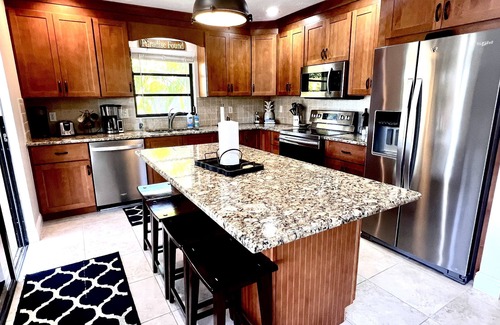 Summerland Key House | REEL ESCAPE - 4 Bedroom/2 Bathroom w/Pool, Boat Dock & Sleeps 8!