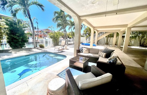 Summerland Key House | REEL ESCAPE - 4 Bedroom/2 Bathroom w/Pool, Boat Dock & Sleeps 8!