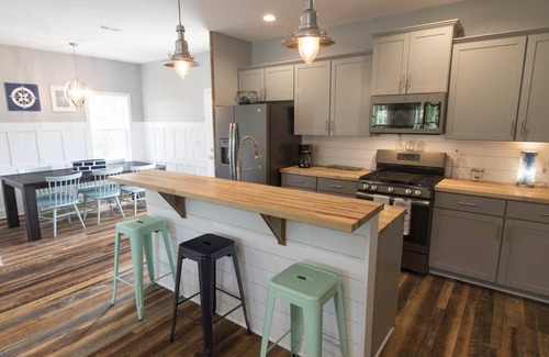 Minnesott Beach Cottage | Reelin In The Years is the Perfect blend of rustic charm and modern amenities!