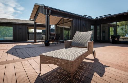 Reposaari Villa | Reelinki Seafront Villa Amando