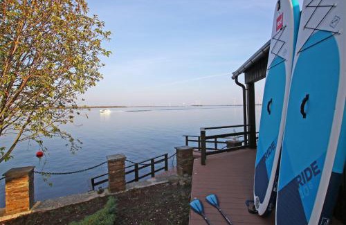 Reposaari Villa | Reelinki Seafront Villa Amando